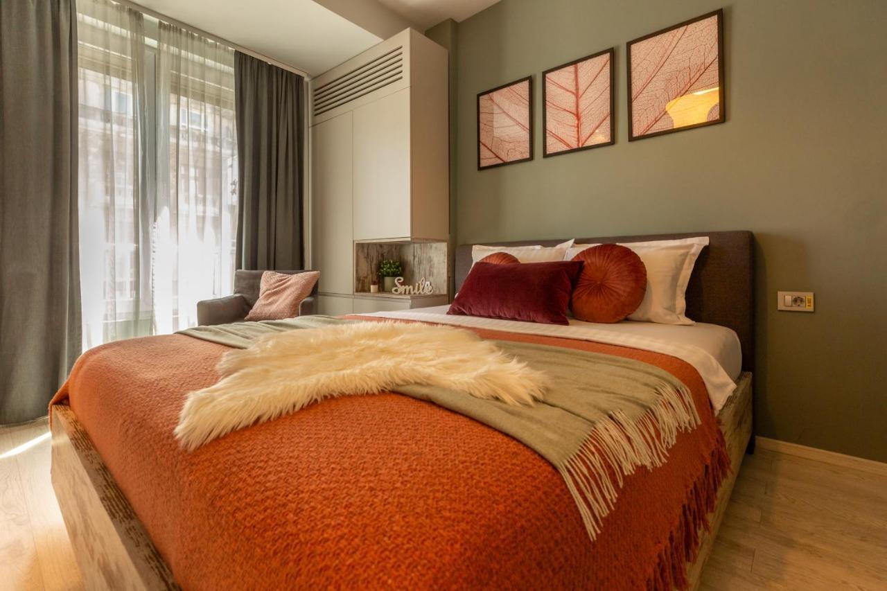Modern 1Br Apt In The Old Town: The Perfect Choice Bukarest Exteriör bild