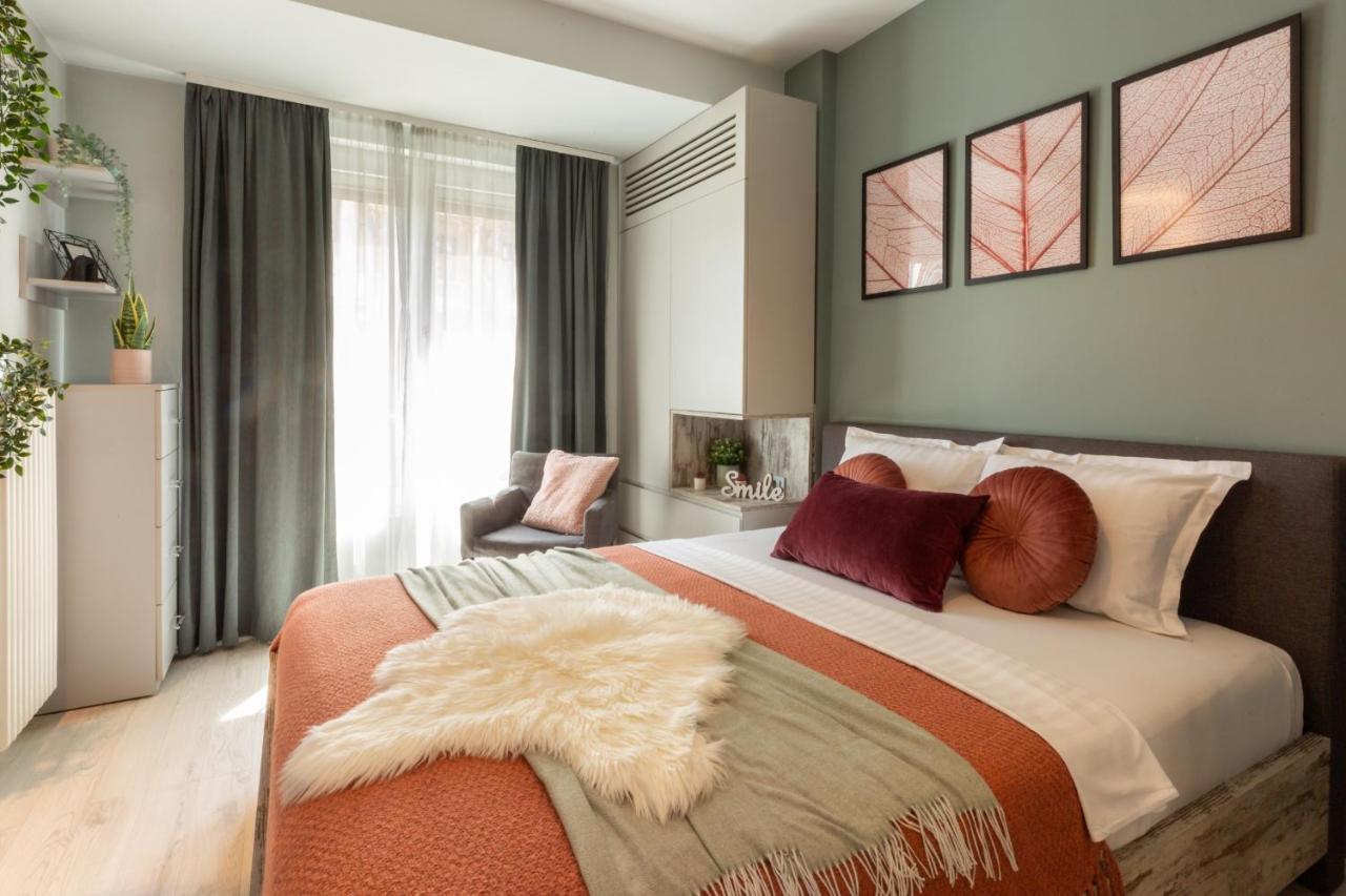 Modern 1Br Apt In The Old Town: The Perfect Choice Bukarest Exteriör bild