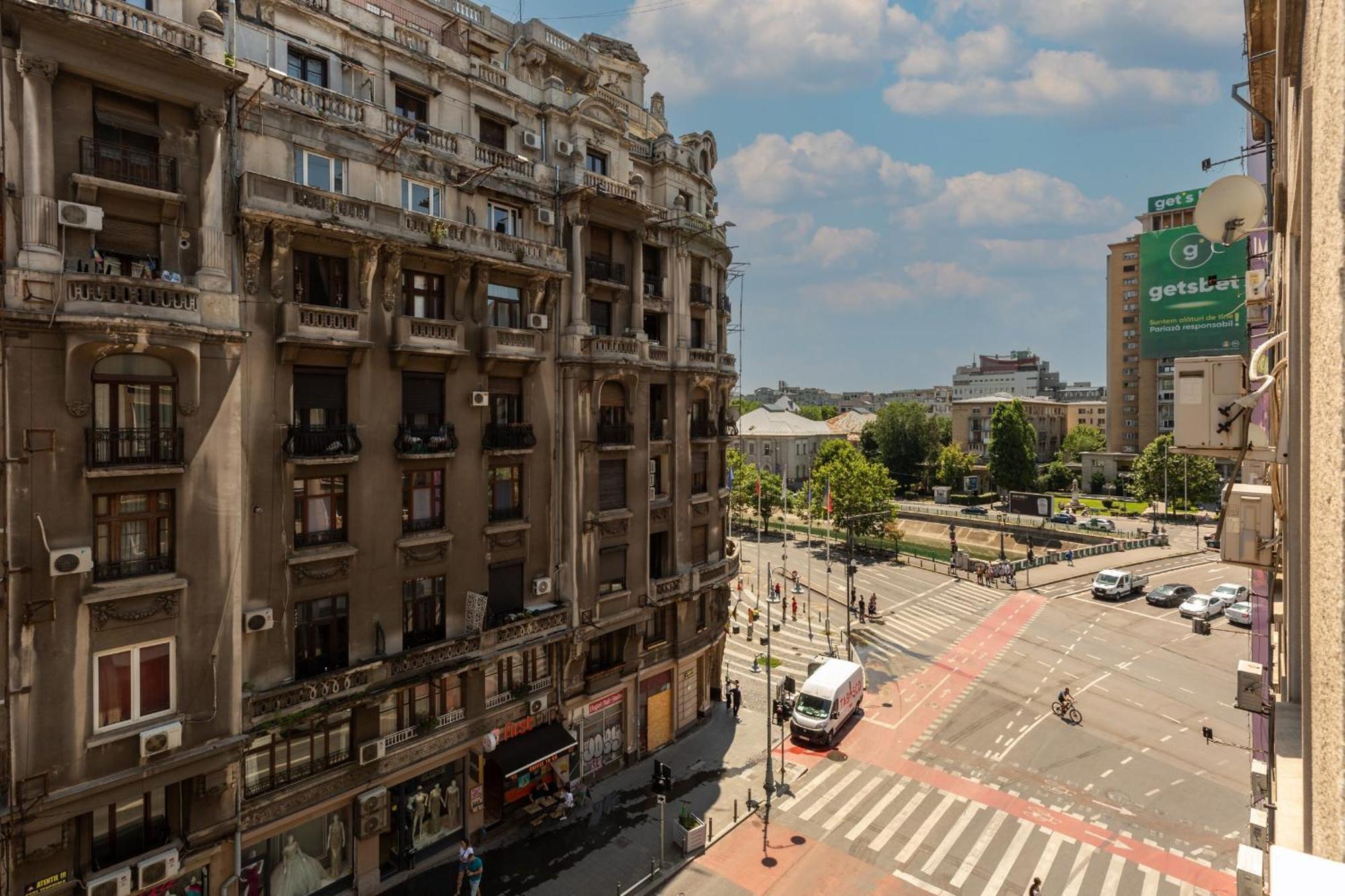 Modern 1Br Apt In The Old Town: The Perfect Choice Bukarest Exteriör bild