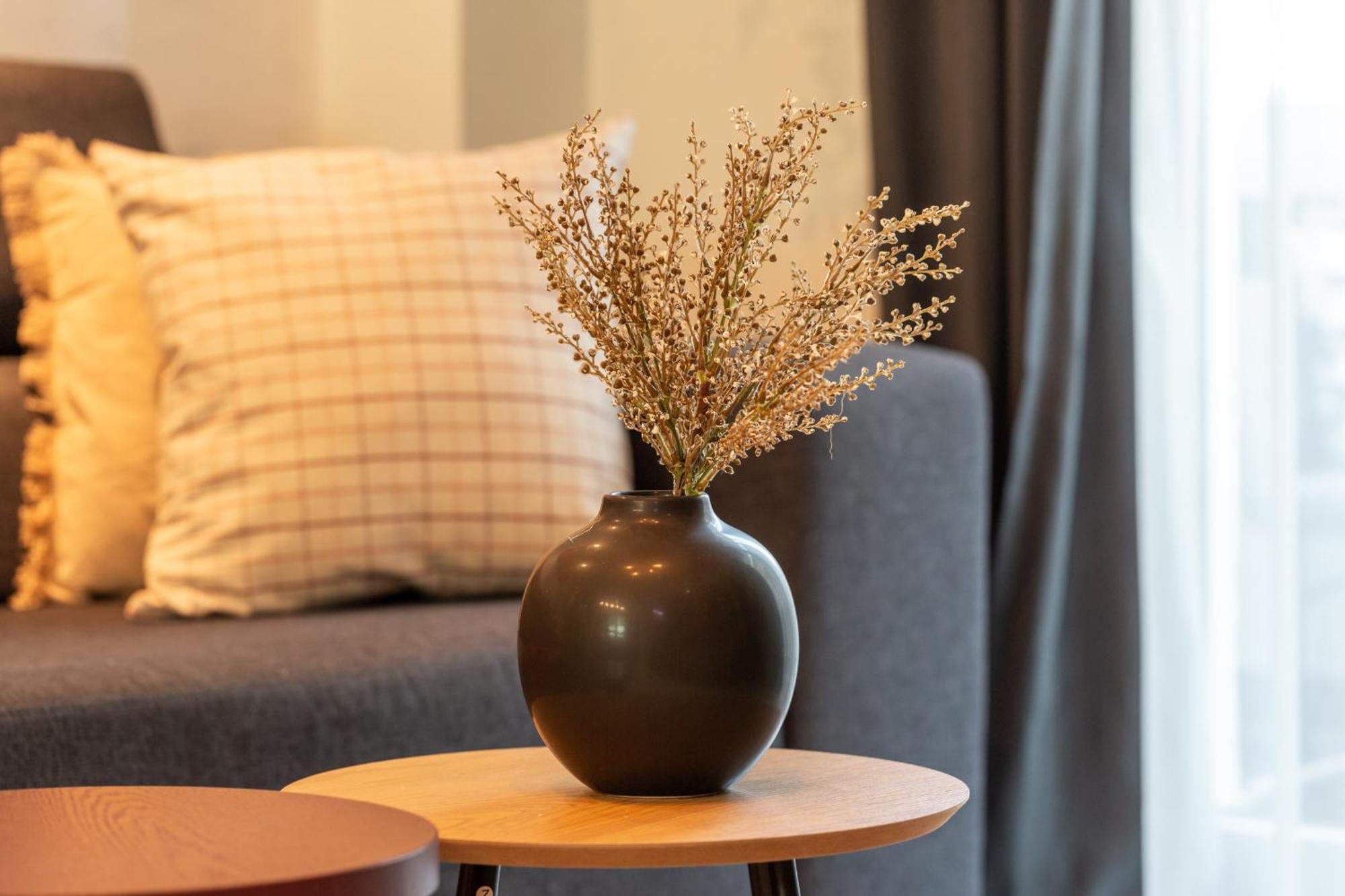 Modern 1Br Apt In The Old Town: The Perfect Choice Bukarest Exteriör bild