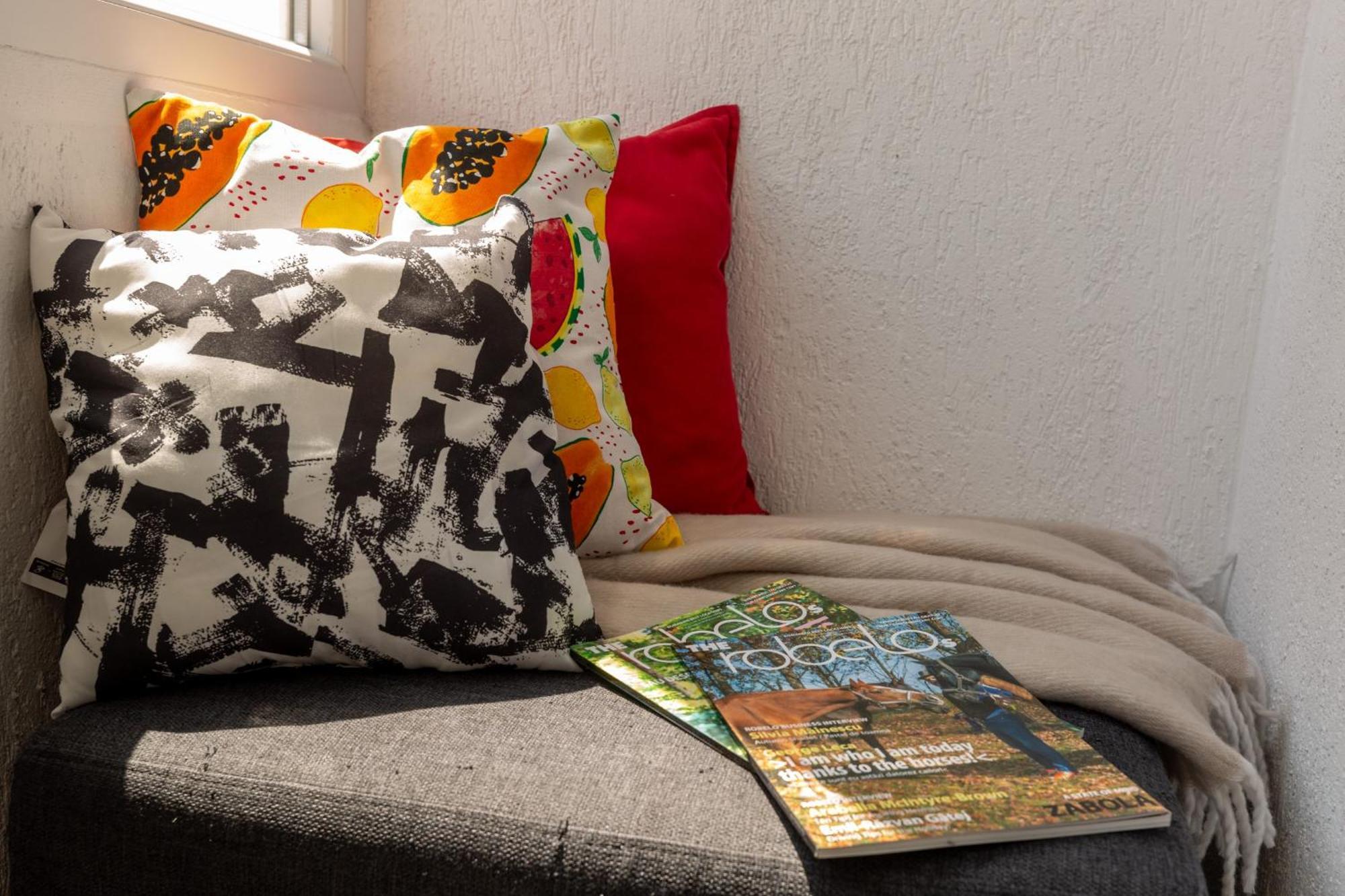 Modern 1Br Apt In The Old Town: The Perfect Choice Bukarest Exteriör bild